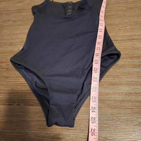 Melissa Odabash Calabasas Ribbed One-Piece Swimsuit Black Size 2 - Picture 4 of 9